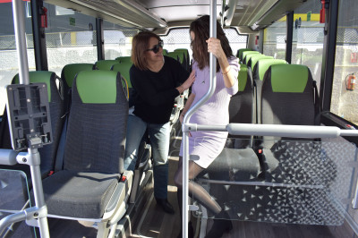 Siempre que se pueda, se cederá el asiento a personas mayores, embarazadas o con alguna discapacidad.