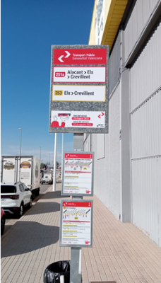 No estacione el vehículo en las paradas del autobús, impidiendo así una correcta incorporación del mismo a la circulación.